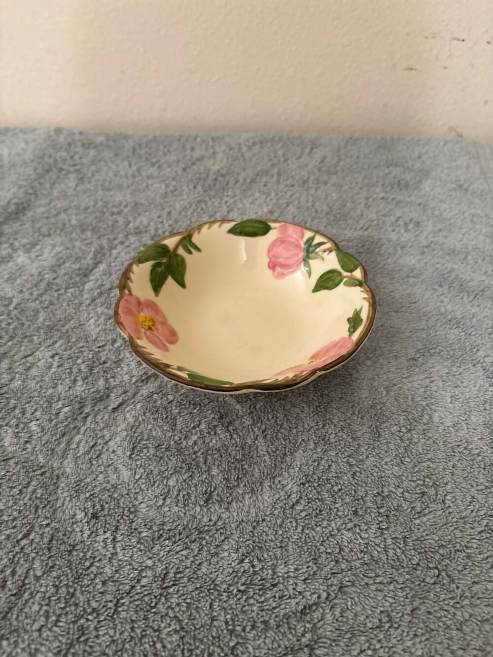 Vintage Franciscan Desert Rose 5.25 inch Fruit/Dessert Berry Bowl